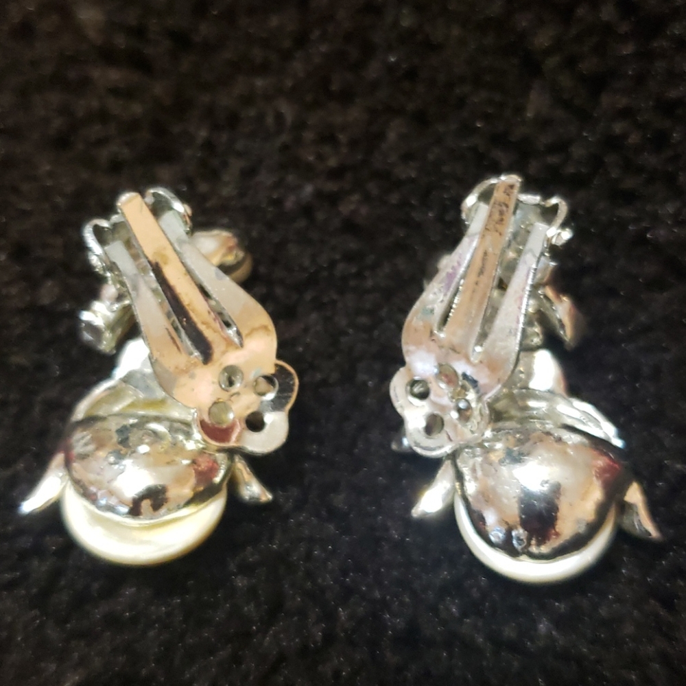 CLIP-ON EARRINGS - Picture 2 of 2
